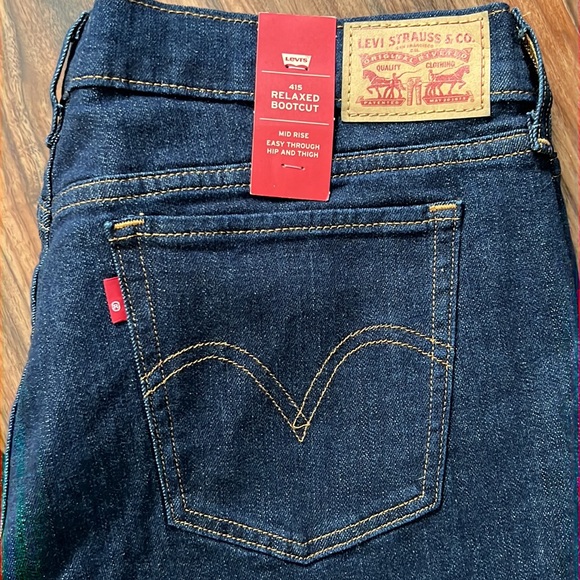 Levi’s 415 Relaxed Bootcut, 32x32 - Picture 12 of 15